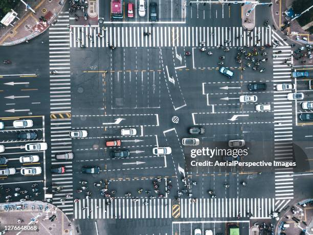 top view of city street crossing - pedestrian overpass stock pictures, royalty-free photos & images