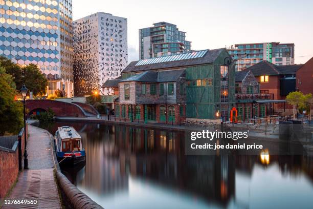 narrowboat, gas street basin, birmingham, england - birmingham england stock-fotos und bilder