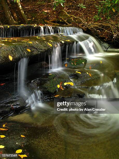 waterfall - stone mountain stock pictures, royalty-free photos & images