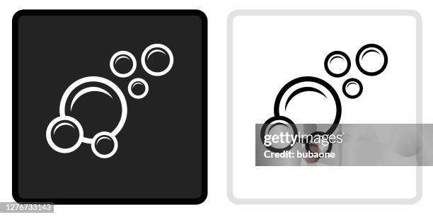illustrations, cliparts, dessins animés et icônes de icône de bulles sur le bouton noir avec le renversement blanc - station de lavage auto