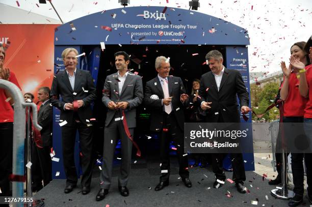 Oleksey Mykhailychenko, UniCredit Bank Ambassador for the UEFA Champions League Tropy Tour 2011 in Ukraine, Luis Figo, Borys Tymonkin and Davor Suker...