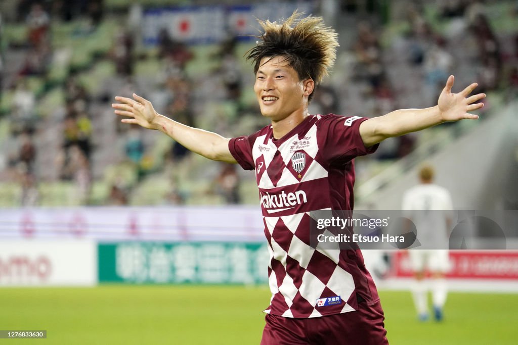 Vissel Kobe v Consadole Sapporo - J.League Meiji Yasuda J1