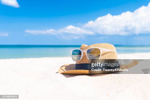 background of summer holiday - sun hat stock pictures, royalty-free photos & images