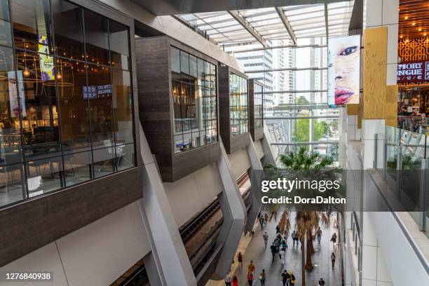 bahnhof von chatswood, sydney, australien - metro mall stock-fotos und bilder