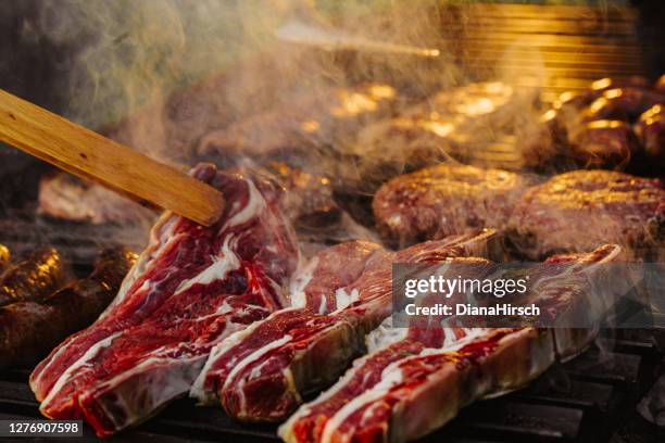 välsmakande rostad ribeye biff från angus nötkött - aberdeen angus bildbanksfoton och bilder