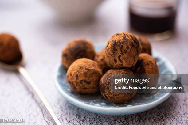 raw cocoa and carob truffles - chocolate truffle bildbanksfoton och bilder