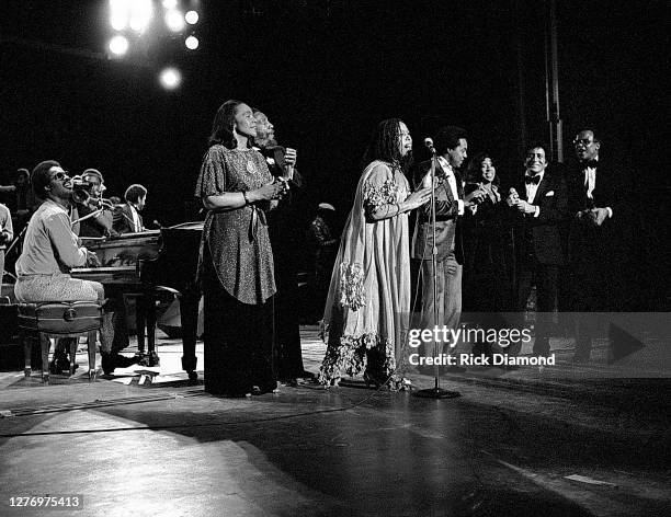 Stevie Wonder, Coretta Scott King, Dick Gregory, Roberta Flack, Peabo Bryson, Guest, Tony Bennett and Harry Belafonte during M.L.K Gala at The...