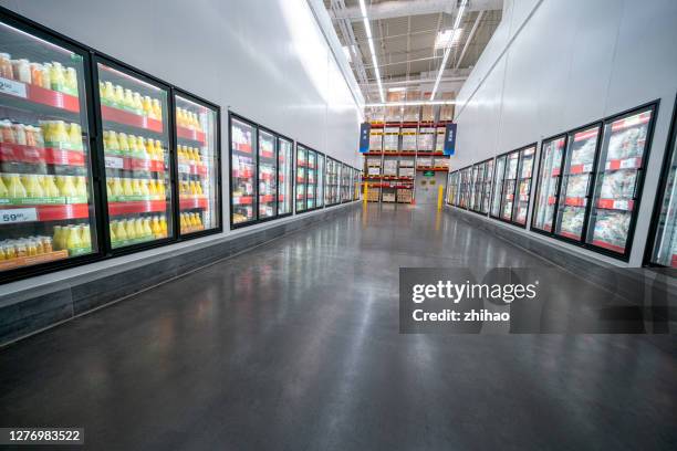 refrigerated commodity containers in large supermarkets - refrigerated section supermarket stock pictures, royalty-free photos & images