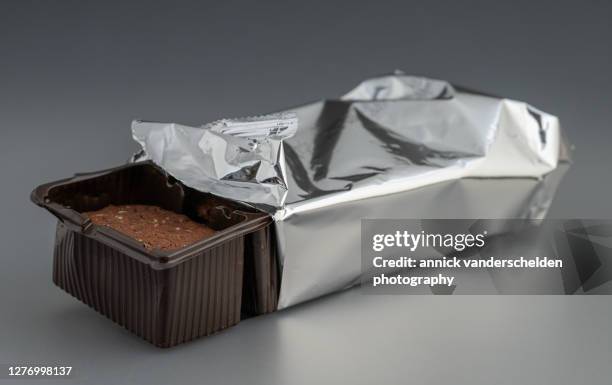 chocolate and sea salt cookies - chocolate box stock-fotos und bilder