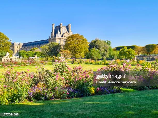 tuileries gardens, paris, france - the tuileries palace from the gardens stock pictures, royalty-free photos & images