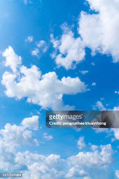blue sky and white cloud nature background. - nube foto e immagini stock