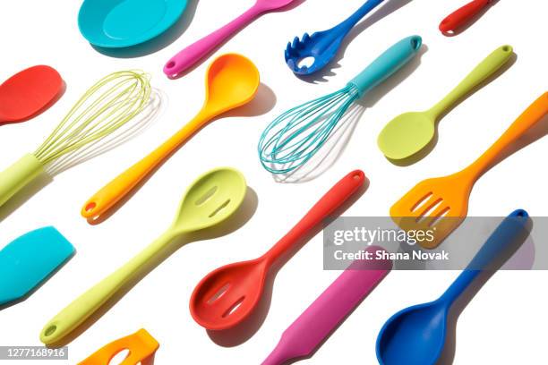 colorful  kitchen tools - keukengerei afdeling stockfoto's en -beelden