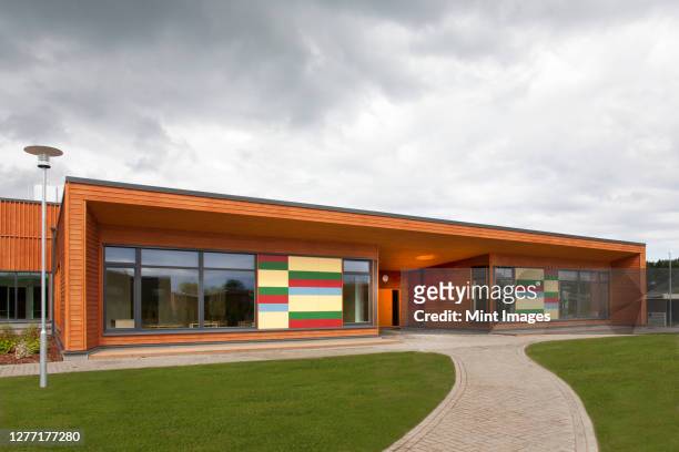 front entrance to an elementary school - estonia school stock pictures, royalty-free photos & images
