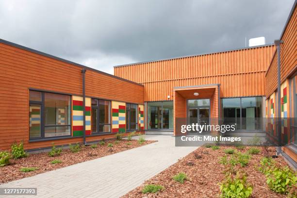 contemporary school entrance, modern architecture - school facade stock pictures, royalty-free photos & images