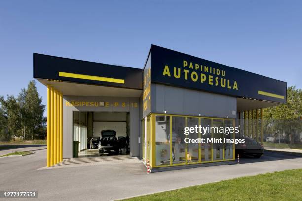 car wash exterior - automatic stock pictures, royalty-free photos & images