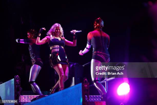 Fergie of the Black Eyed Peas performs onstage during CHASE Presents The Black Eyed Peas and Friends "Concert 4 NYC" benefiting the Robin Hood...