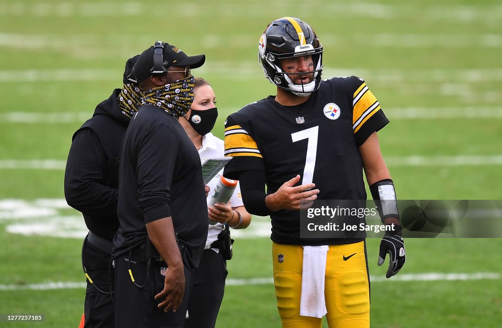 Houston Texans v Pittsburgh Steelers