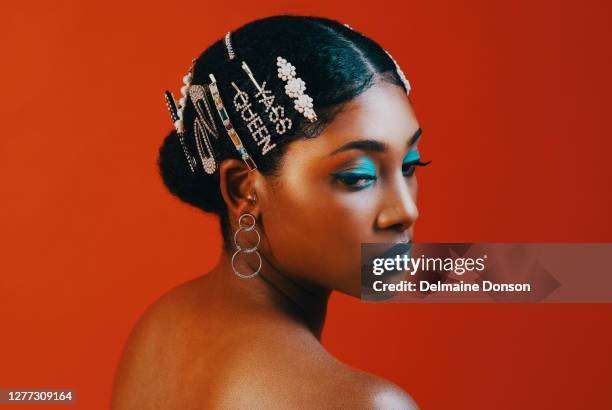 a dd some clips for some dram - hair clip hairstyles stock pictures, royalty-free photos & images