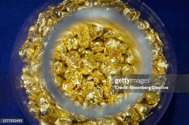 gold grain - granule stockfoto's en -beelden