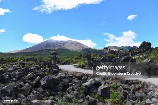 mt.asama in summer - gunma prefecture imagens e fotografias de stock