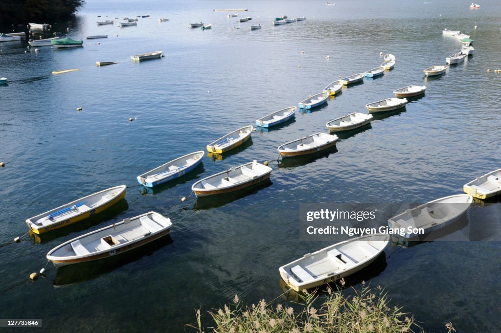 Ashi Lake