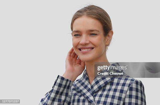 Model Natalia Vodianova poses as she arrives to attend the Dior Womenswear Spring/Summer 2021show as part of Paris Fashion Week on September 29, 2020...