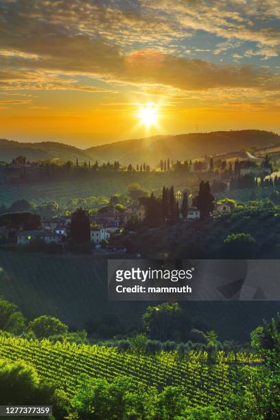 sunset in tuscany - san gimignano stock pictures, royalty-free photos & images