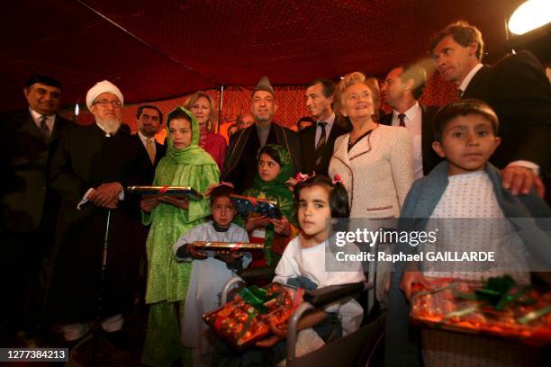 April 8, 2006. Hamid Karzai , Philippe Douste-Blazy and Mrs Chirac hand out present to the young patients of the French Medical Insititue in Kabul.