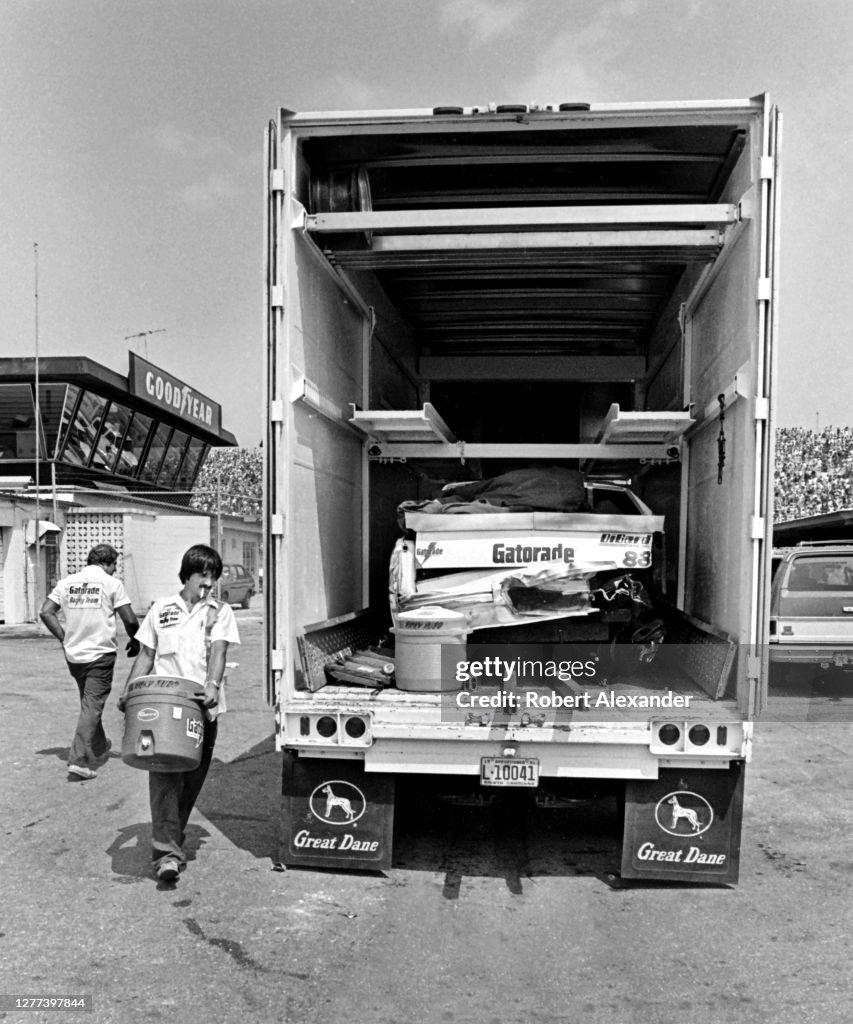 Nascar Driver Rudd Members of NASCAR driver Ricky Rudd's racing team load up their car ...