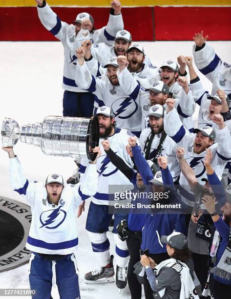 Steven Stamkos of the Tampa Bay Lightning skates with the Stanley Cup following the series-winning victory over the Dallas Stars in Game Six of the...