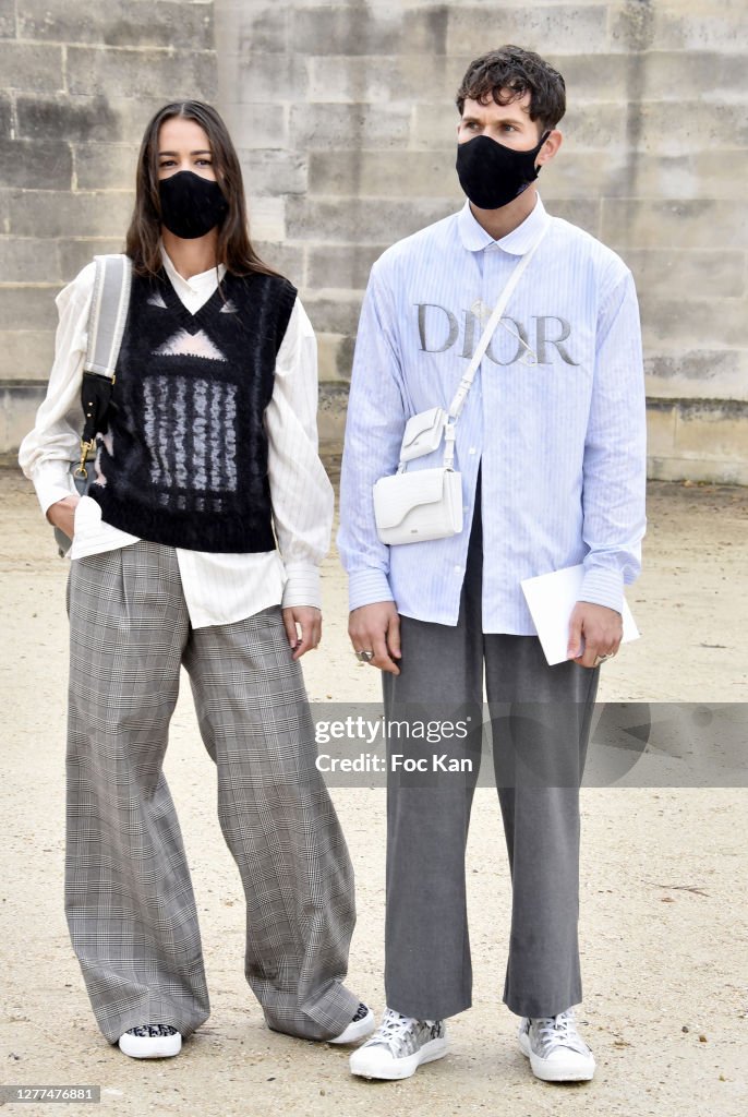 Dior : Outside Arrivals -  Paris Fashion Week - Womenswear Spring Summer 2021