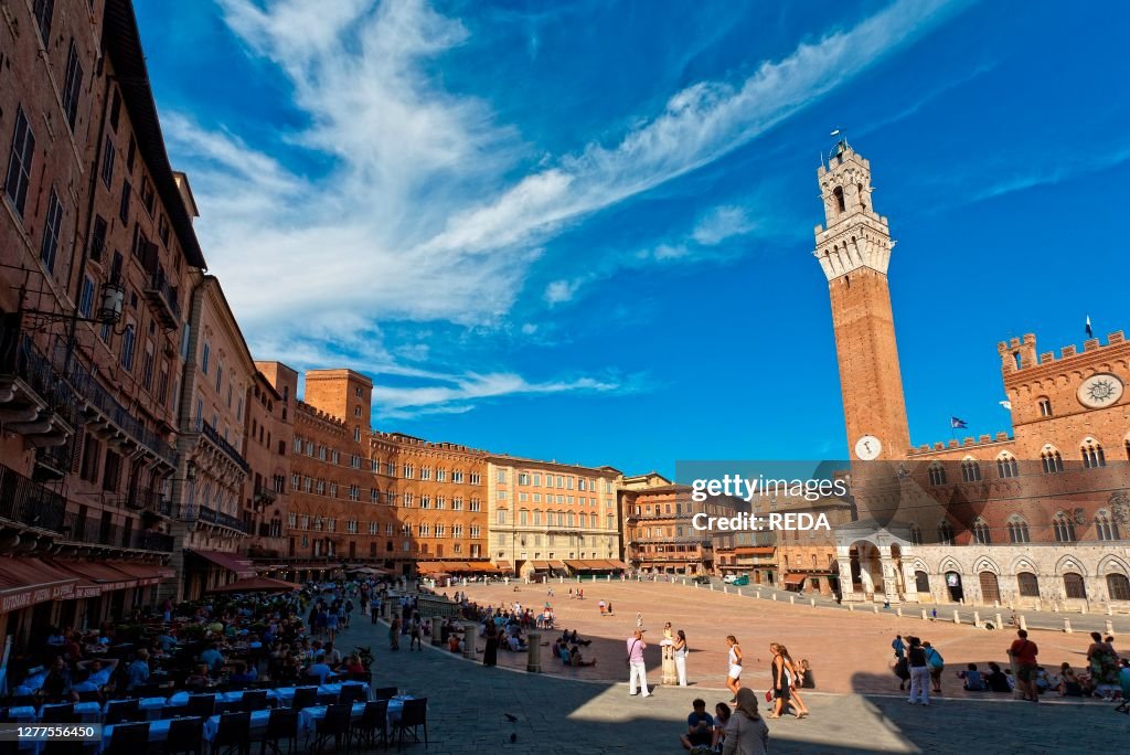 Piazza Del Campo Square Siena Tuscany Italy Europe News Photo piazza-del-campo-square-siena-tuscany-italy-europe-news-photo