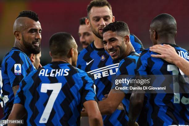 Achraf Hakimi of FC Internazionale celebrates with his team-mates after scoring a goal during the Serie A match between Benevento Calcio and FC...