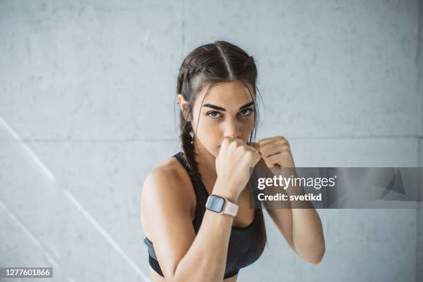 total body strenth training - entrançado imagens e fotografias de stock