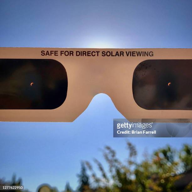solar eclipse glasses - solar eclipse in canada stock pictures, royalty-free photos & images