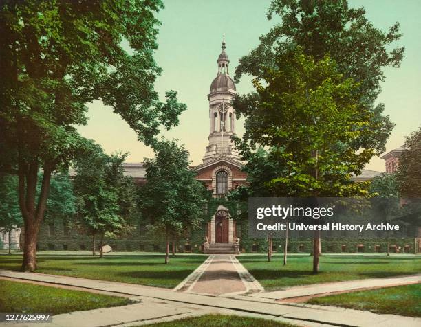 Nassau Hall, Princeton University, Princeton, New Jersey, USA, Detroit Publishing Company, 1903.