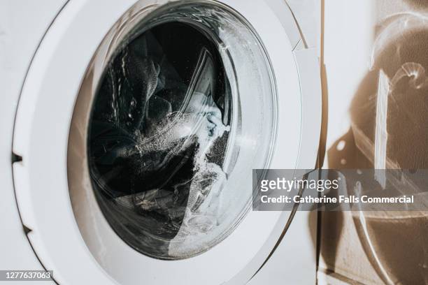 close-up on a white washing machine - washing machine 個照片及圖片檔