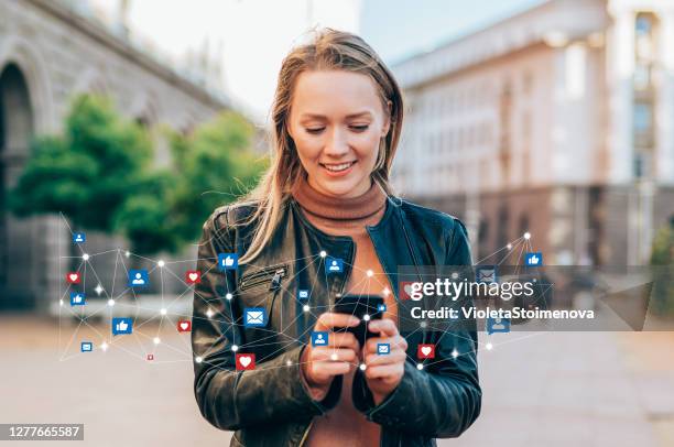 staying connected. - influencer photos imagens e fotografias de stock