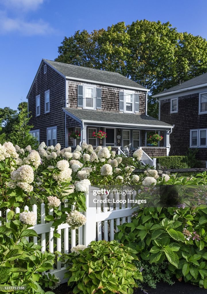 Charming house and garden at Chatham in Cape Cod.