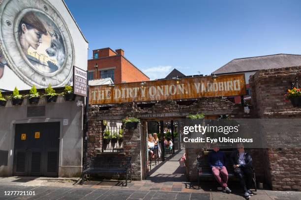 Ireland, North, Belfast, Cathedral Quarter, Esterior of the Durty Onion and Yardbird, Bar & Restaurant on Hill Street.