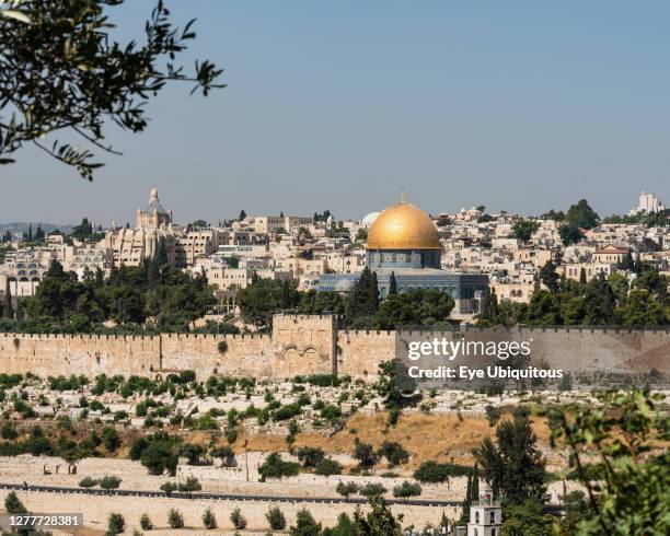 Israel, Jerusalem, al-Haram ash-Sharif, The Dome of the Rock shrine or Qubbat As-Sakhrah was built within the walls of the Old City on the Jewish...