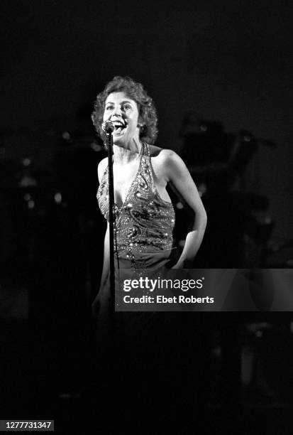 Helen Reddy performing at the Westchester Theatre in White Plains, New York on May 3,1977.