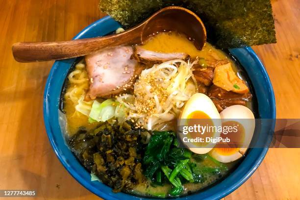 miso pork bone broth ramen with toppings - miso stockfoto's en -beelden