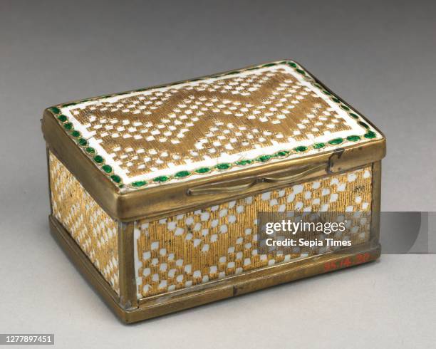 Snuffbox, German, 18th century, German, Enamel on copper, inlaid with gold; copper mounts, 1 3/8 x 2 3/4 x 2 1/8 in. , Enamels.