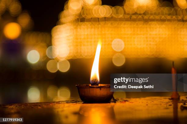 amritsar gouden tempel - stock foto - sikhisme stockfoto's en -beelden