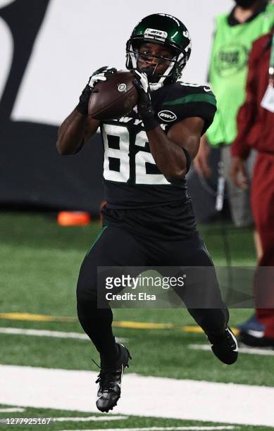 Jamison Crowder of the New York Jets catches a pass against the Denver Broncos during the second quarter at MetLife Stadium on October 01, 2020 in...
