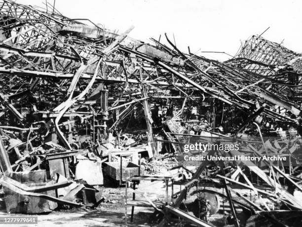 French Renault Engine Exploding 22,777 Renault Vintage Stock Photos, High-Res Pictures, and Images ...