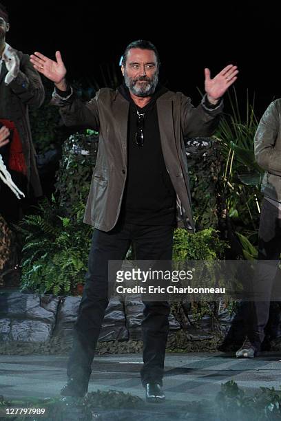 Ian McShane at the World Premiere of Disney's "Pirates of the Caribbean: On Stranger Tides" at Disneyland on May 7, 2011 in Anaheim, California.