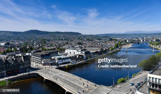 cityscape and bridges across the river ness, inverness, scottish highlands, scotland, uk - river ness stock pictures, royalty-free photos & images
