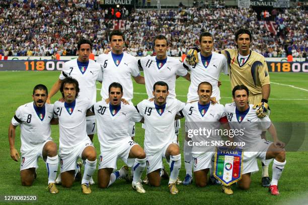 V ITALY .STADE DE FRANCE - PARIS.Back Row : Franco Semioli, Andrea Barzagli, Alberto Gilardino, Fabio Grosso, Gianluigi Buffon.Front Row: Rino...